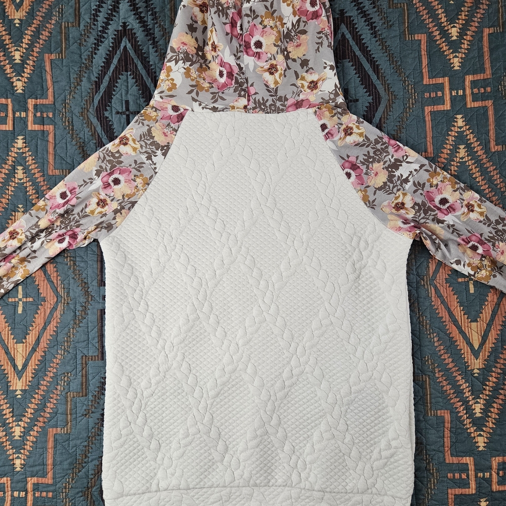 Floral Sleeve Quilted Hoodie - Cream‎ and Pink - Picture 3 of 6